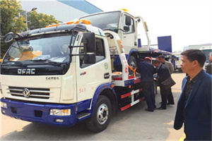 平顶山汽车道路救援拖车价格